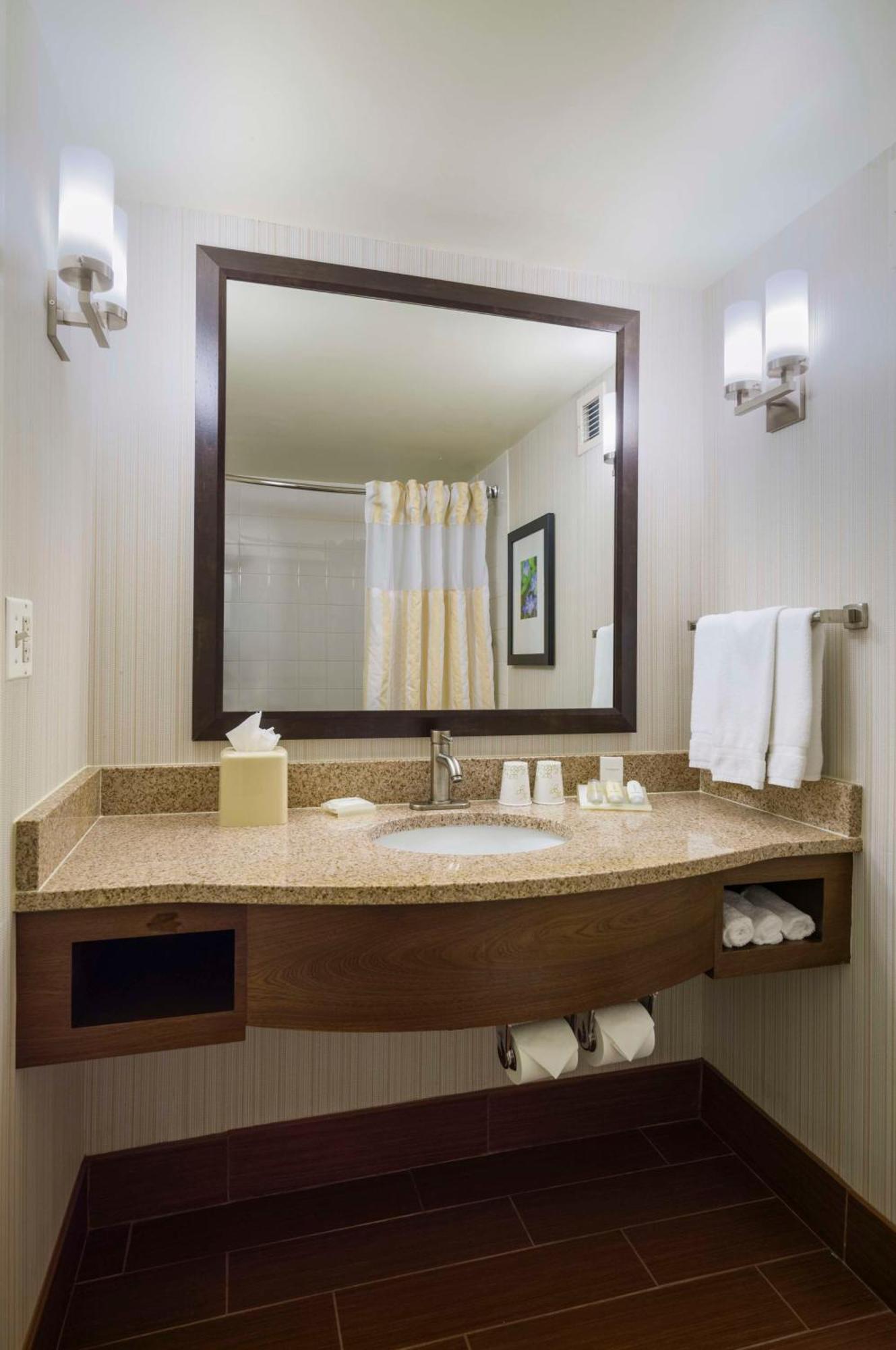 Hilton Garden Inn Edison/Raritan Center Esterno foto